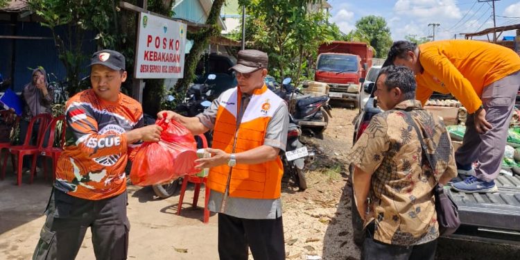 Bersama Syaiful Bakhri, DPD PKS Kutim Salurkan Bantuan Kebakaran untuk Bengalon