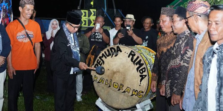 "Topeng Ireng Pemuda Rimba" Bukti Budaya dan Ekonomi Kerakyatan Tumbuh Bersama