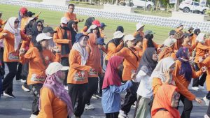 Hadiri Jalan Sehat PGRI, Akbar Tanjung Komitmen Kawal Kesejahteraan Guru