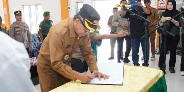 Bupati Kutim Lantik Empat BPD PAW, Tekankan Peran Strategis