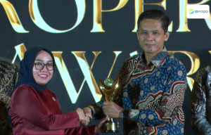 Bupati Kutim Sabet Penghargaan Tertinggi Koperasi Award 2026