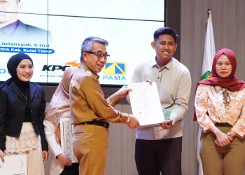 HKI Kutim Meningkat, Bupati Ardiansyah Serahkan 125 Sertifikat