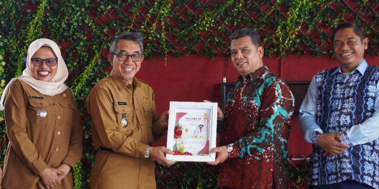 Tiga Camat Kutim Purna Tugas, Bupati Apresiasi Pengabdian