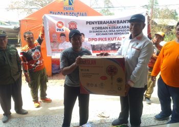 Korban Kebakaran Bengalon Terima Bantuan PKS Kutim
