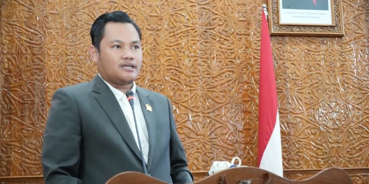 Listrik 24 Jam Batu Ampar, Akbar Tanjung Harapkan Peningkatan Ekonomi